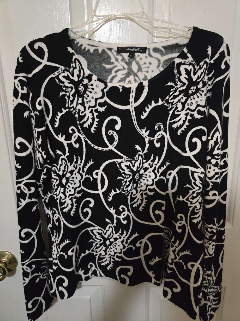 Pierre New York Black & White Floral Scroll Sweater